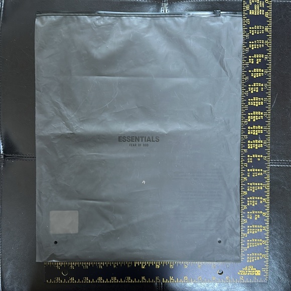 ESSENTIALS FEAR OF GOD merch bag & tags - Picture 6 of 11
